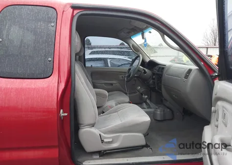 2003 Toyota Tacoma z USA, uszkodzony, nr VIN 5TEWM72N53Z177342